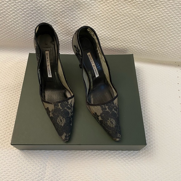 Manolo Blahnik Shoes - MANOLO BLAHNIK Black Lace Pointed Toe Pumps